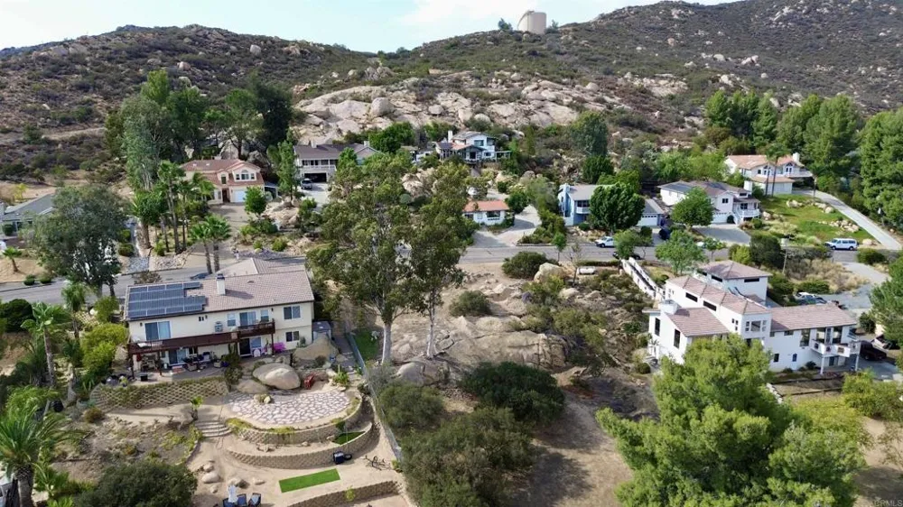 Daza Drive Ramona, CA 92065