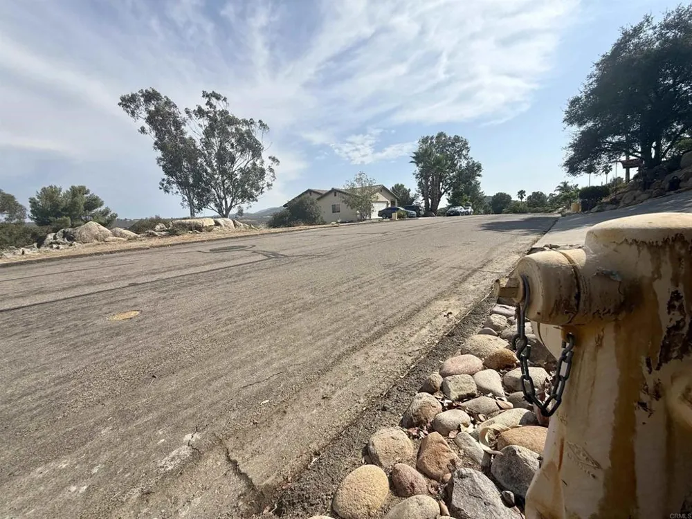 Daza Drive Ramona, CA 92065