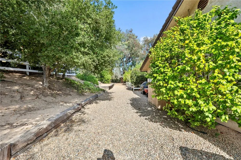 885 Ten Oaks Way Nipomo, CA 93444