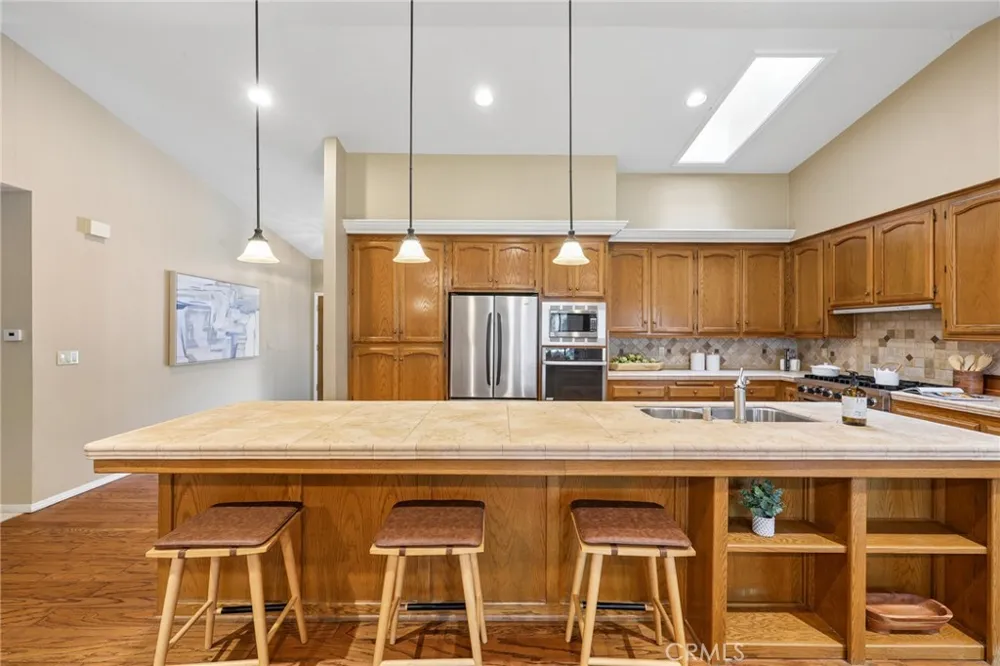 885 Ten Oaks Way Nipomo, CA 93444