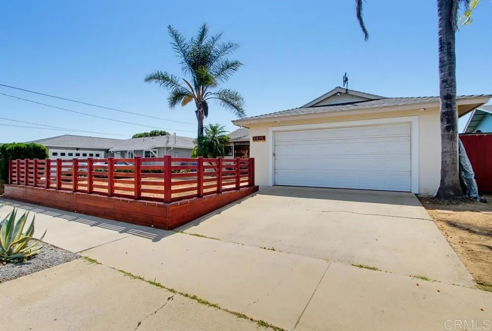 4925 Siesta Drive Oceanside, CA 92057