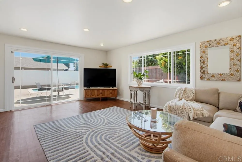 4925 Siesta Drive Oceanside, CA 92057