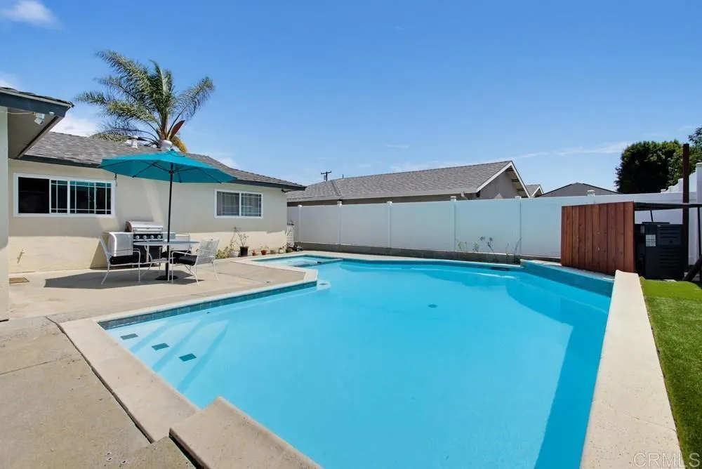 4925 Siesta Drive Oceanside, CA 92057