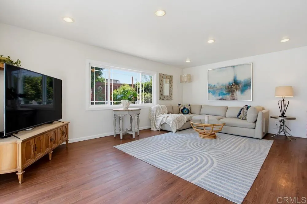 4925 Siesta Drive Oceanside, CA 92057