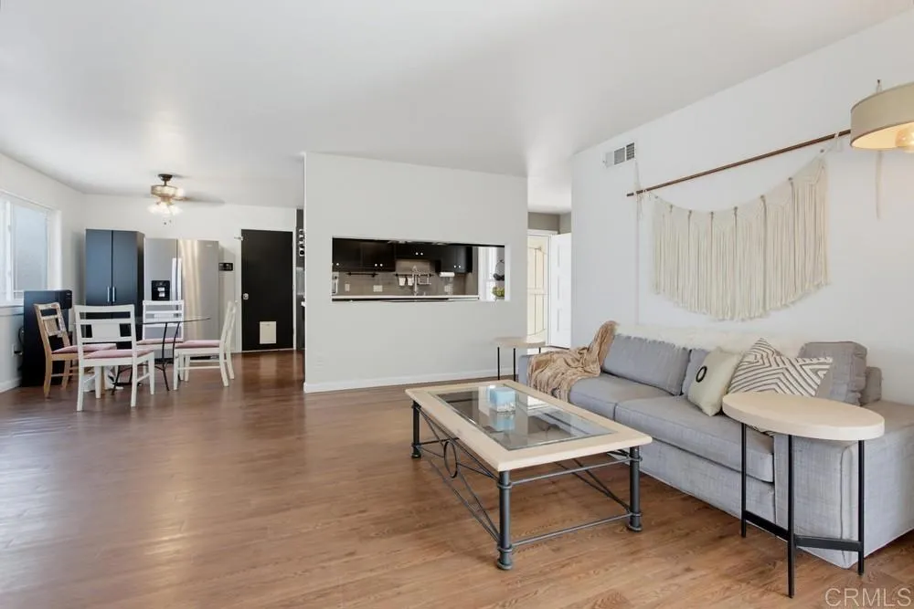 4925 Siesta Drive Oceanside, CA 92057