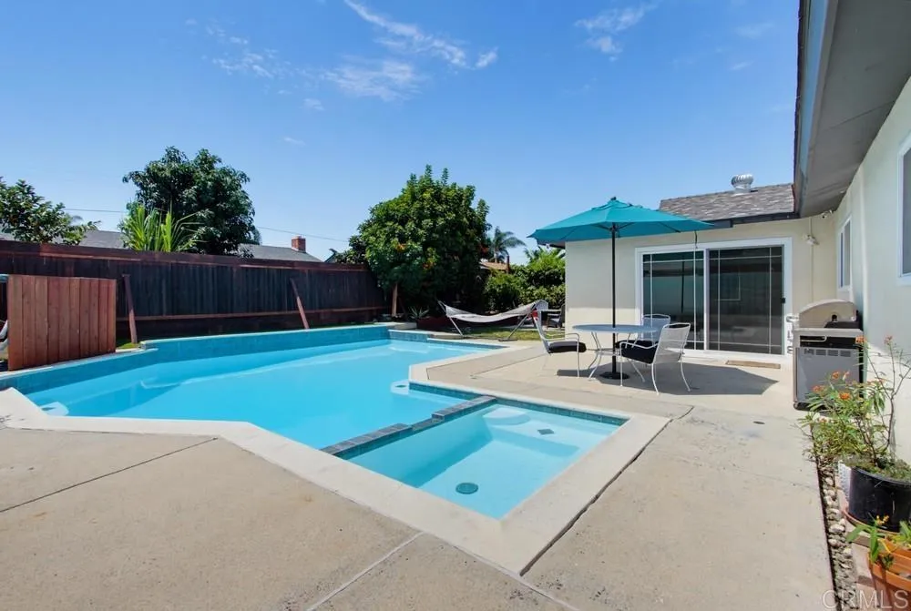 4925 Siesta Drive Oceanside, CA 92057