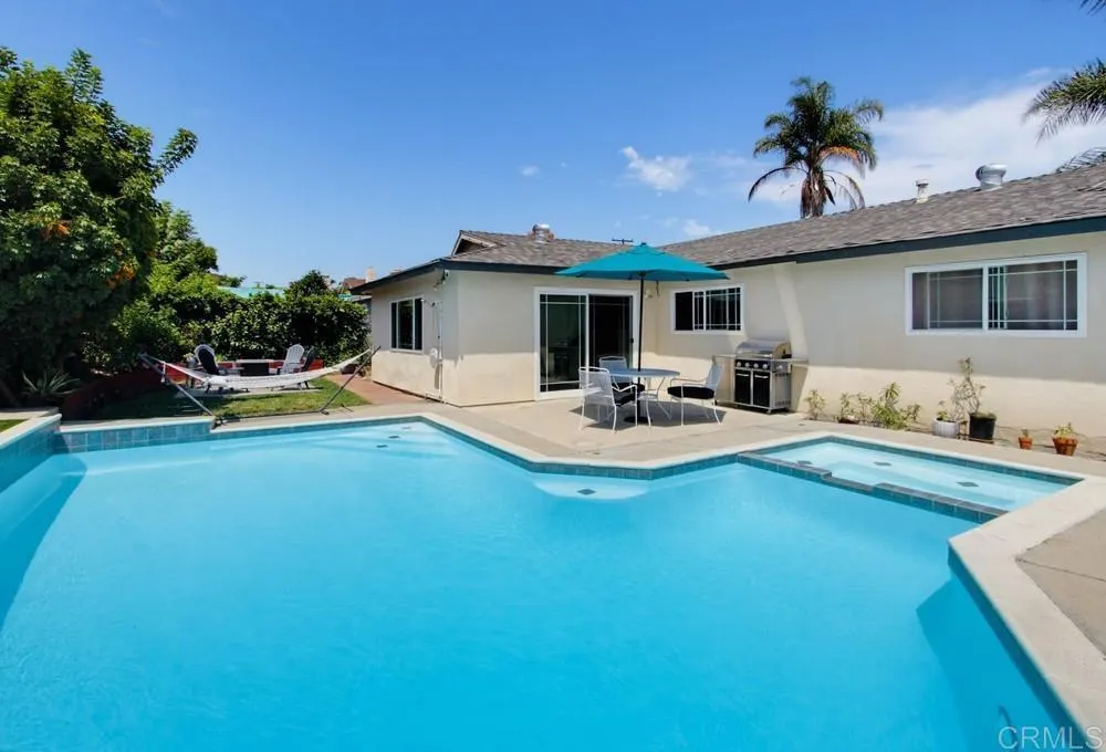 4925 Siesta Drive Oceanside, CA 92057