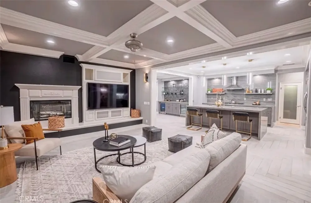 8082 E Portico Orange, CA 92867