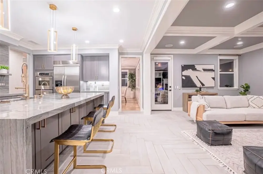 8082 E Portico Orange, CA 92867