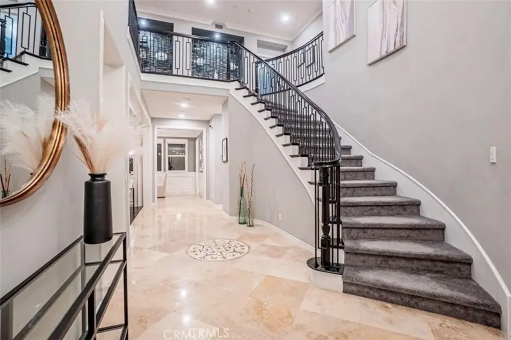 8082 E Portico Orange, CA 92867