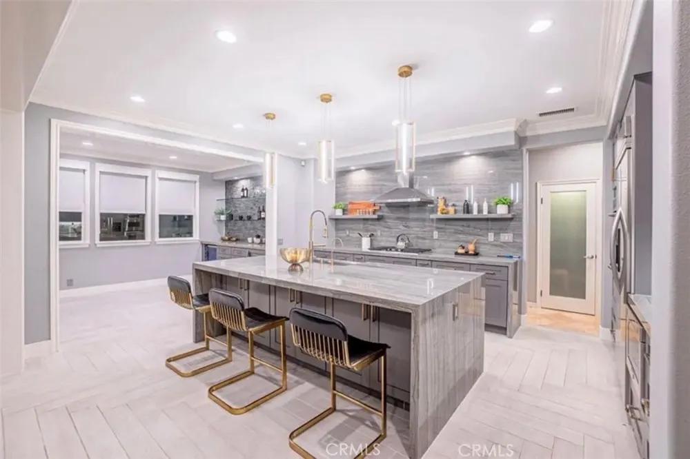 8082 E Portico Orange, CA 92867