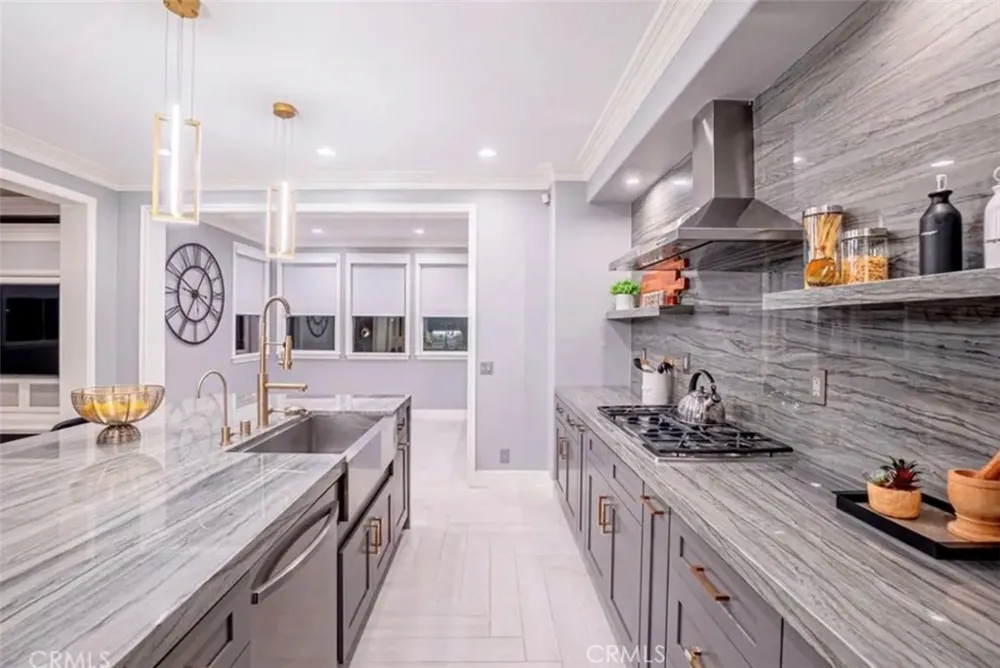 8082 E Portico Orange, CA 92867