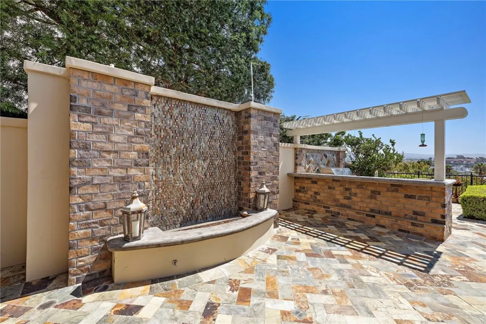 108 Kings Place Newport Beach, CA 92663
