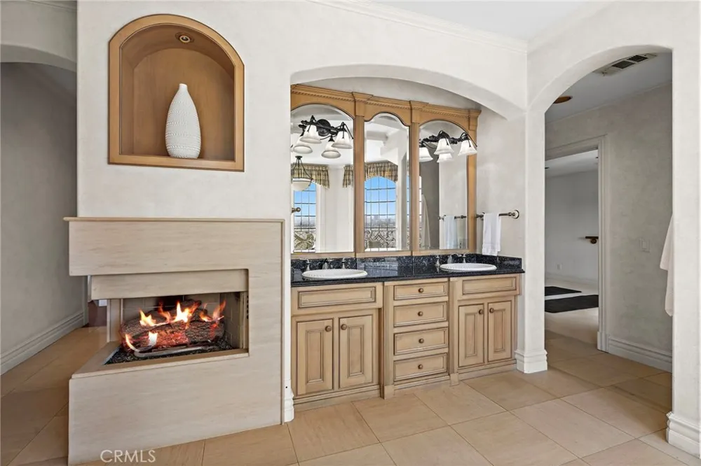 108 Kings Place Newport Beach, CA 92663