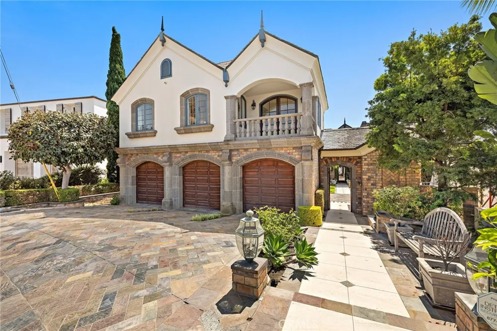 108 Kings Place Newport Beach, CA 92663
