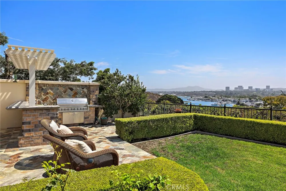 108 Kings Place Newport Beach, CA 92663