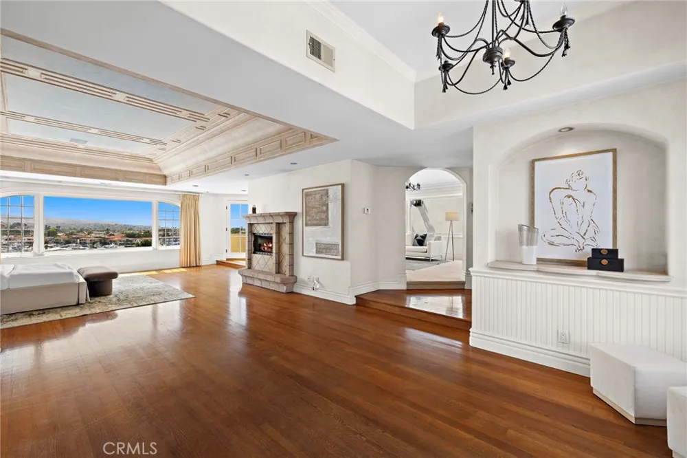 108 Kings Place Newport Beach, CA 92663