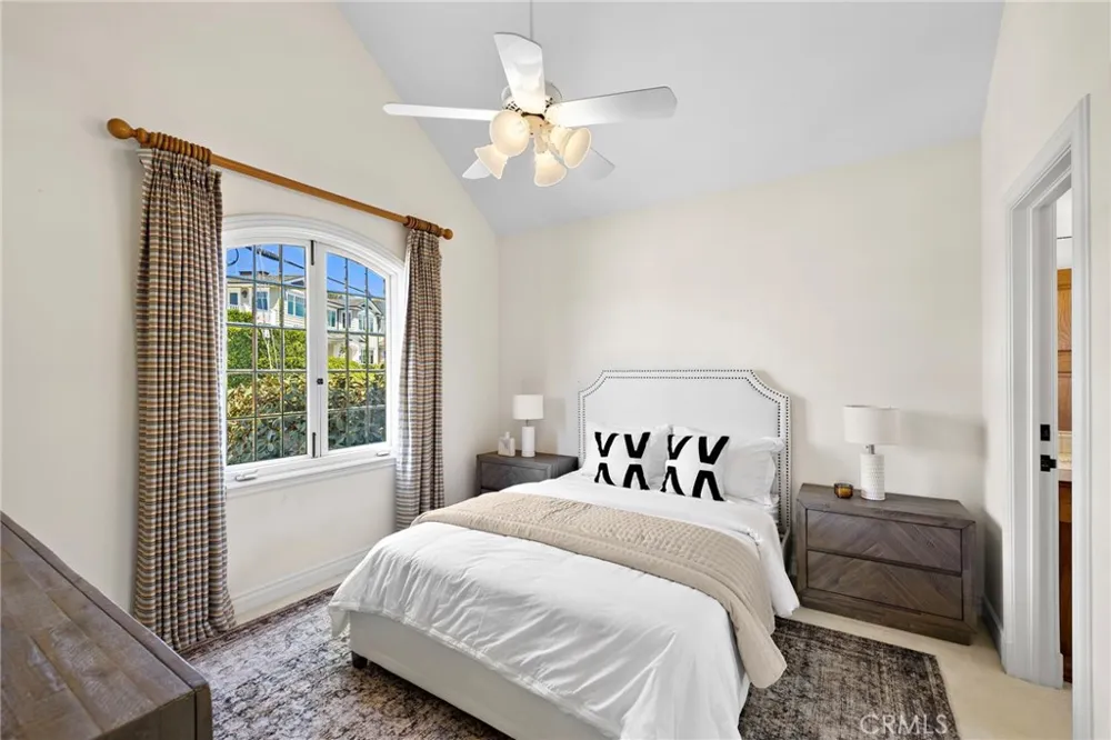 108 Kings Place Newport Beach, CA 92663
