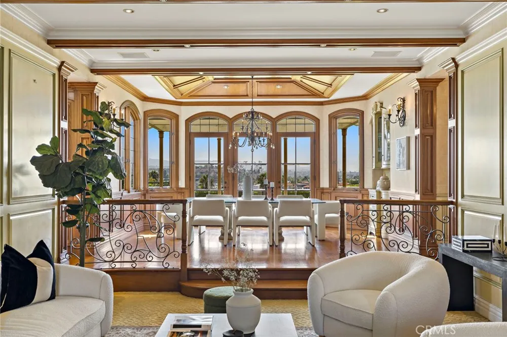 108 Kings Place Newport Beach, CA 92663