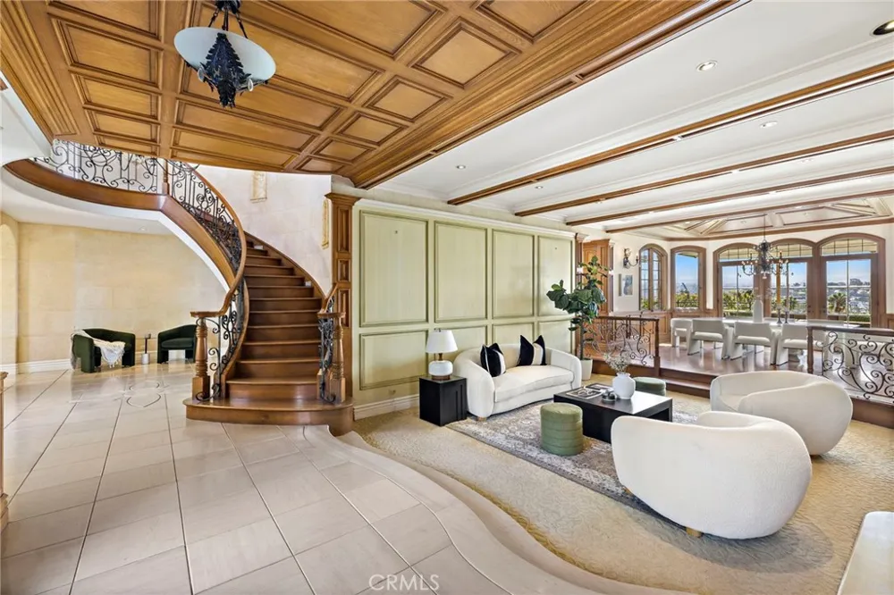 108 Kings Place Newport Beach, CA 92663
