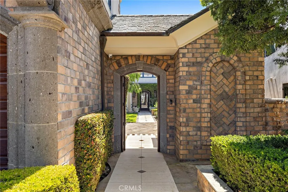108 Kings Place Newport Beach, CA 92663