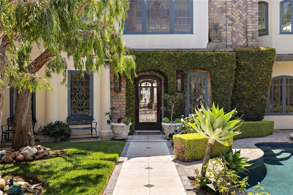 108 Kings Place Newport Beach, CA 92663