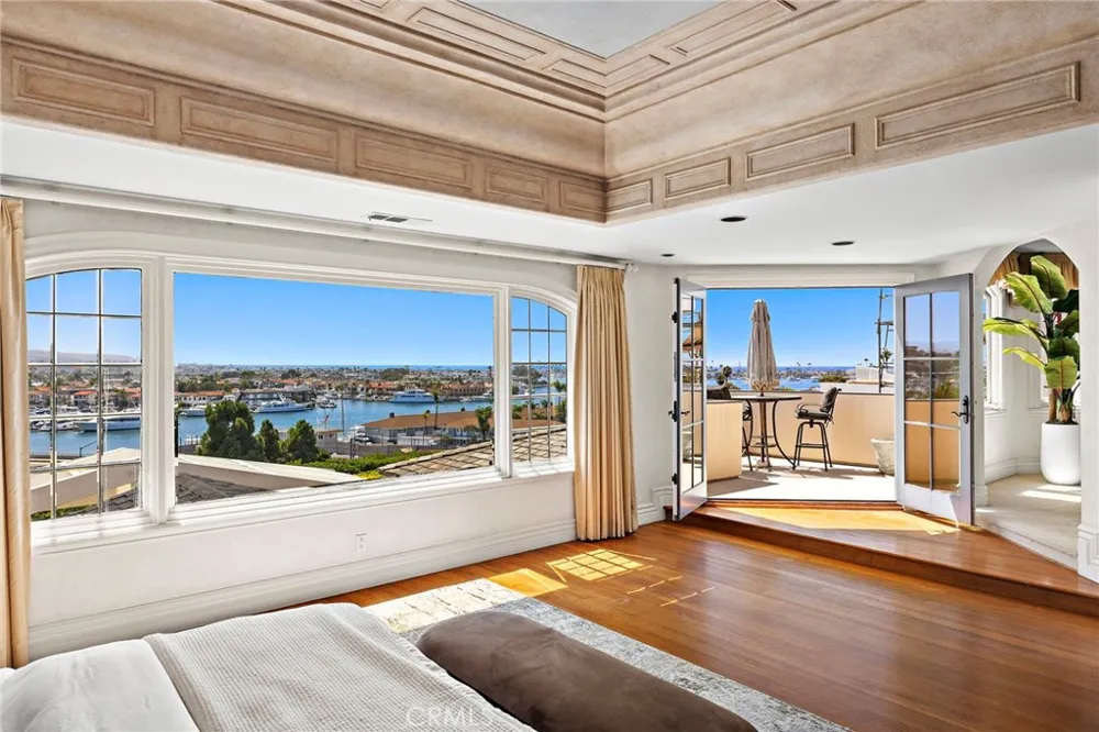 108 Kings Place Newport Beach, CA 92663