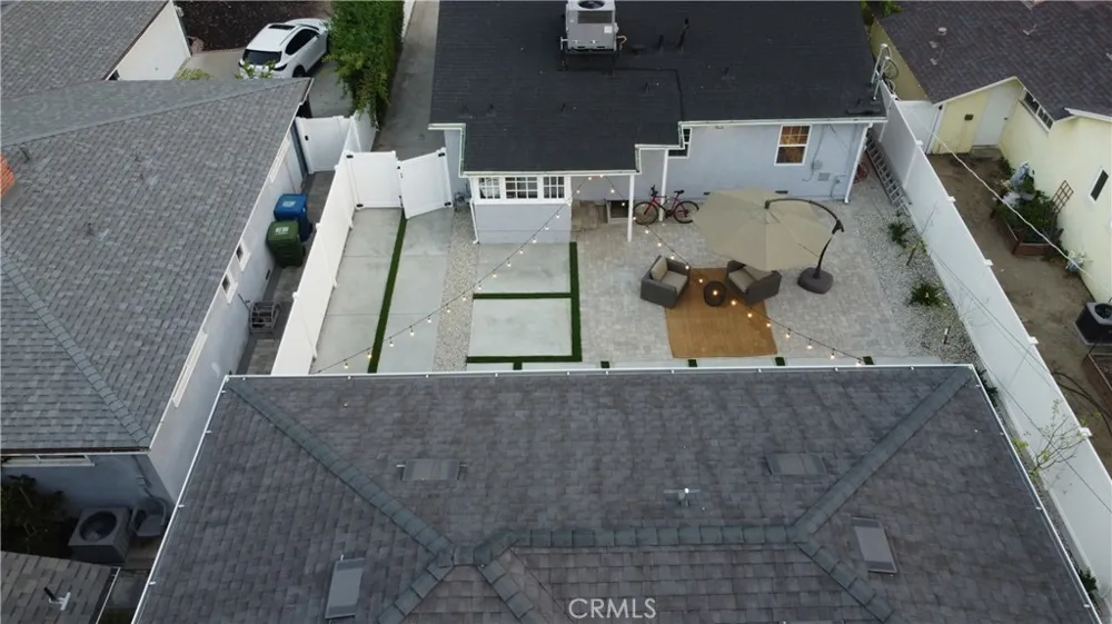 21233 Lopez Street Woodland Hills, CA 91364