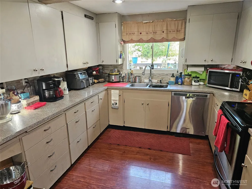 283 Middle Fork Road Chehalis, WA 98532