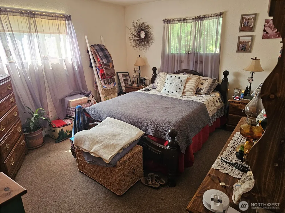 283 Middle Fork Road Chehalis, WA 98532