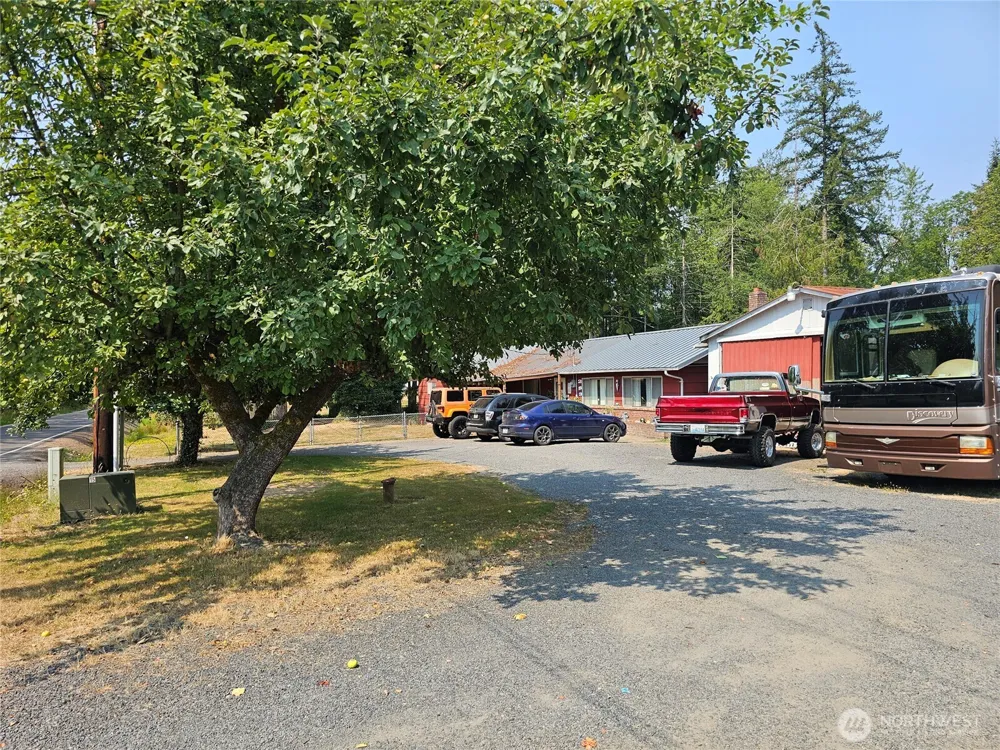 283 Middle Fork Road Chehalis, WA 98532