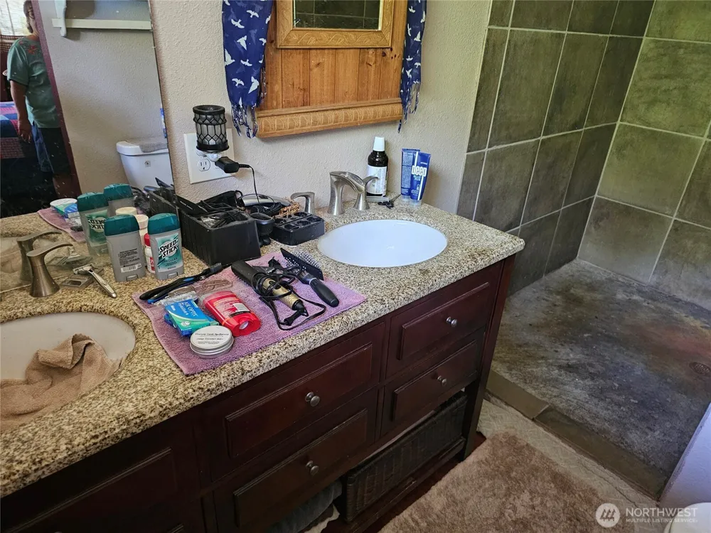 283 Middle Fork Road Chehalis, WA 98532