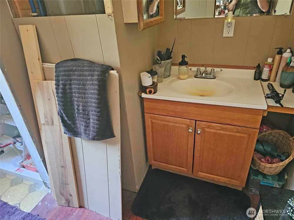 283 Middle Fork Road Chehalis, WA 98532