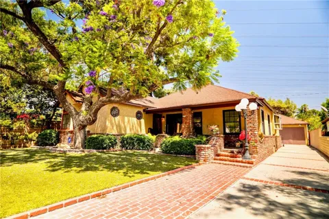 1044 Pass Ave