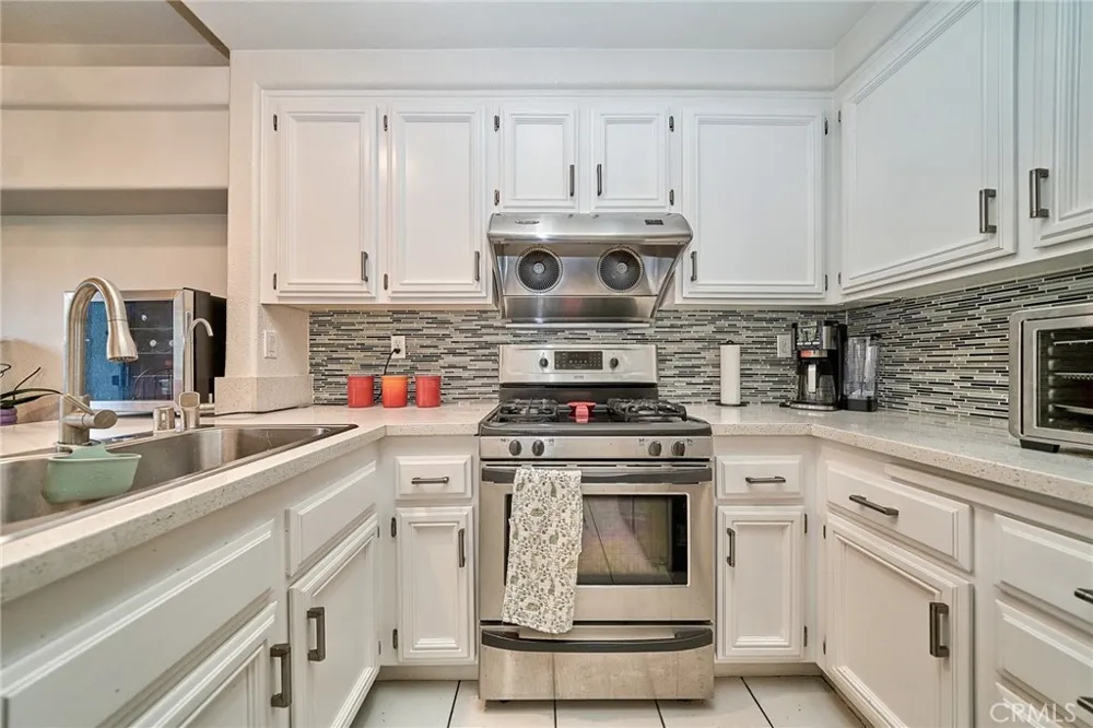 1048 Explanada Street #101 Corona, CA 92879
