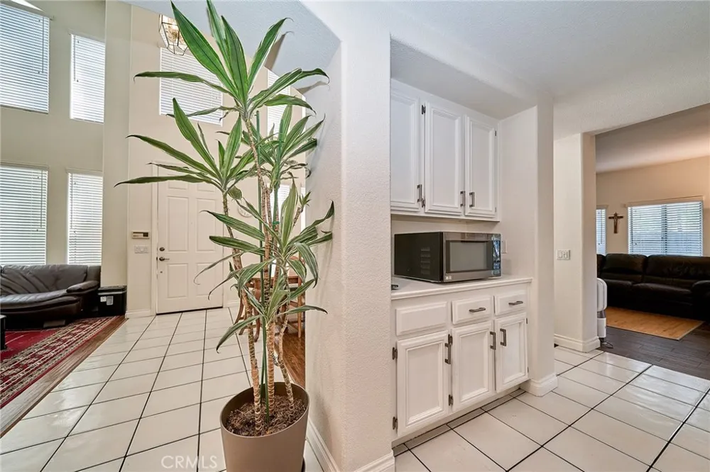 1048 Explanada Street #101 Corona, CA 92879