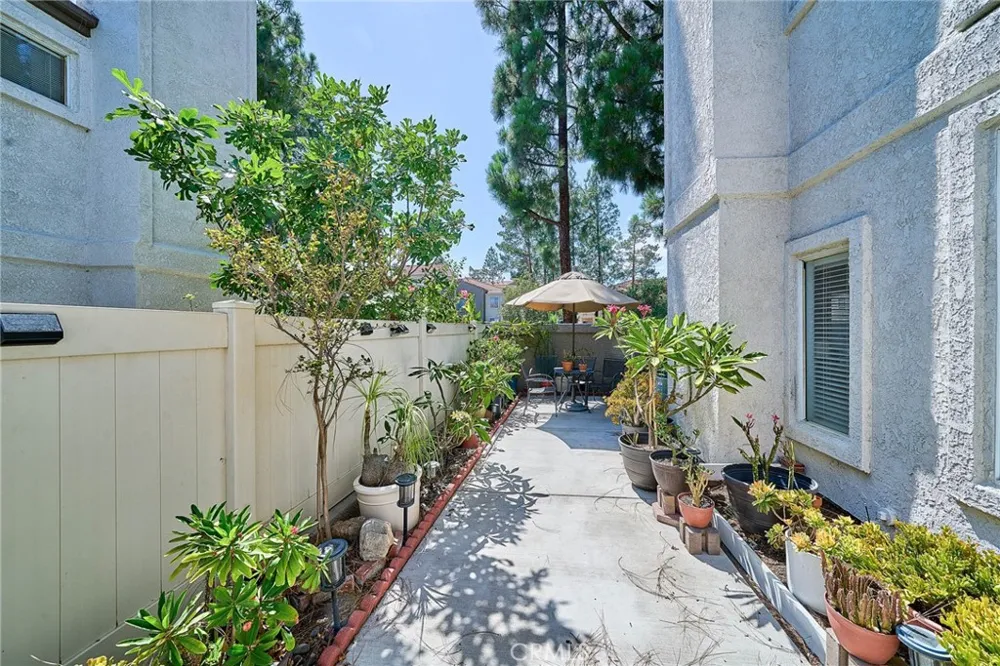 1048 Explanada Street #101 Corona, CA 92879