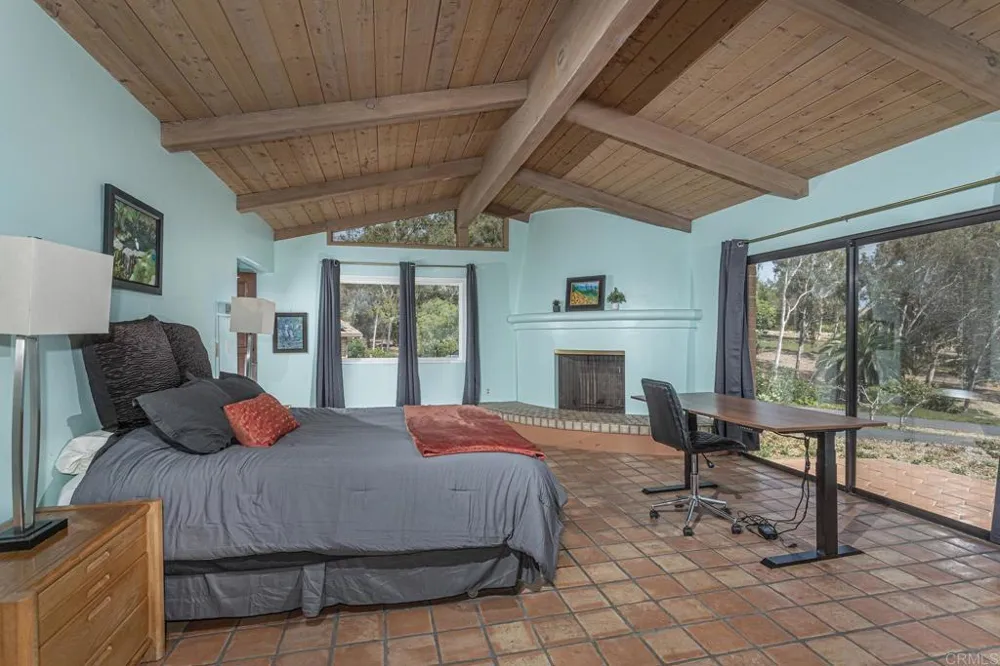 6678 Las Colinas Rancho Santa Fe, CA 92067
