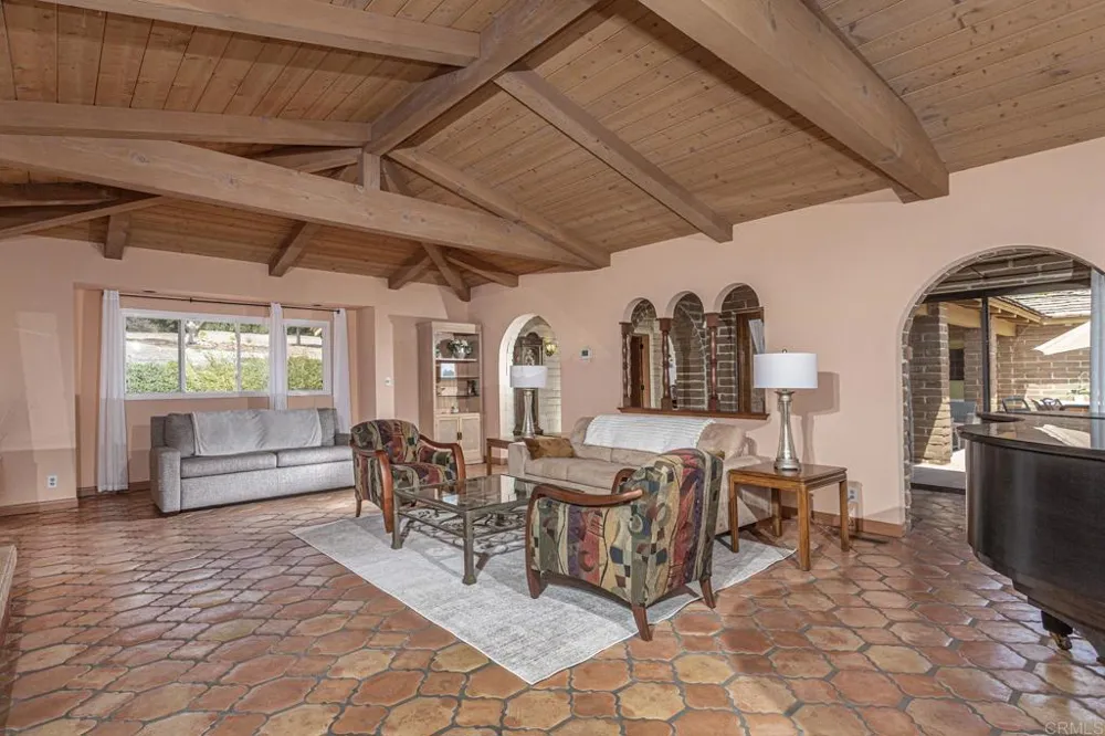 6678 Las Colinas Rancho Santa Fe, CA 92067