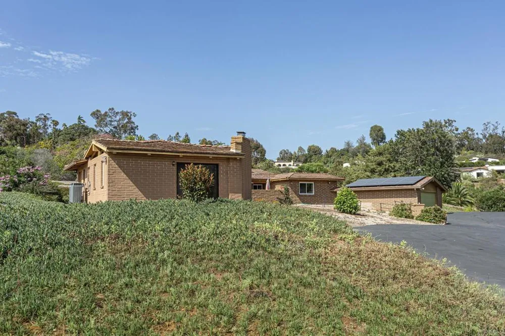 6678 Las Colinas Rancho Santa Fe, CA 92067