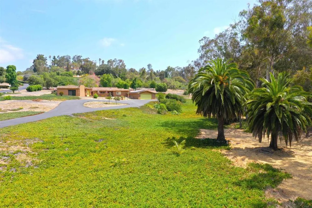 6678 Las Colinas Rancho Santa Fe, CA 92067