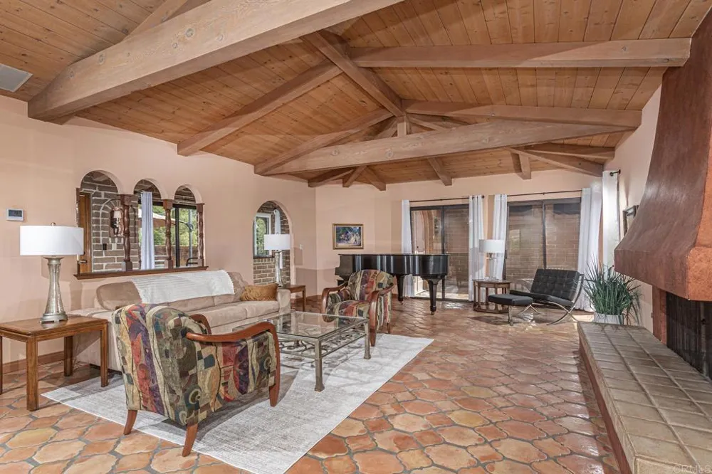6678 Las Colinas Rancho Santa Fe, CA 92067