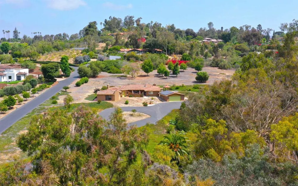 6678 Las Colinas Rancho Santa Fe, CA 92067
