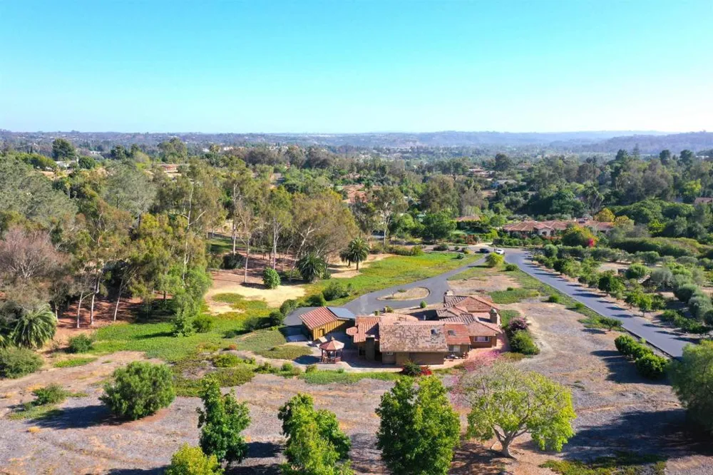 6678 Las Colinas Rancho Santa Fe, CA 92067