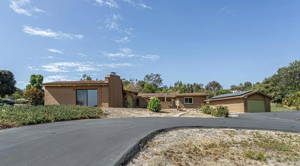 6678 Las Colinas Rancho Santa Fe, CA 92067
