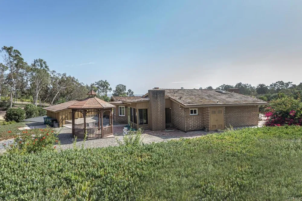 6678 Las Colinas Rancho Santa Fe, CA 92067