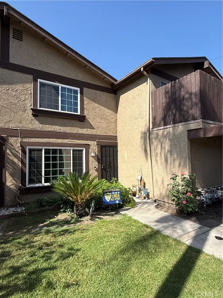 8544 Century Boulevard Paramount, CA 90723