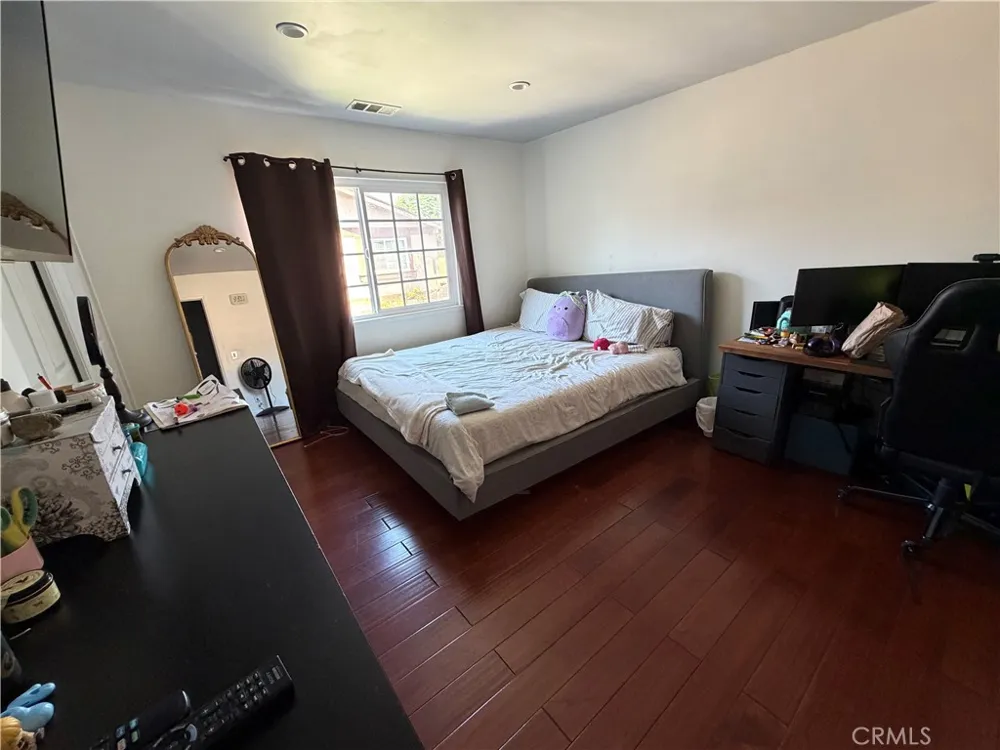 8544 Century Boulevard Paramount, CA 90723