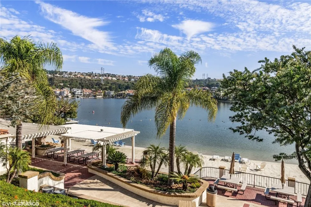 27786 Arta #11 Mission Viejo, CA 92692
