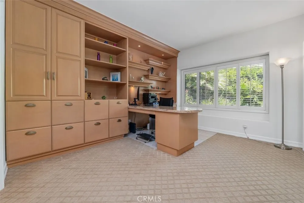 4433 Tedregal Court Calabasas, CA 91302